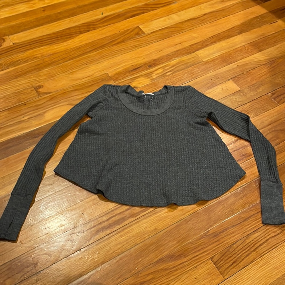 Long sleeve crop top